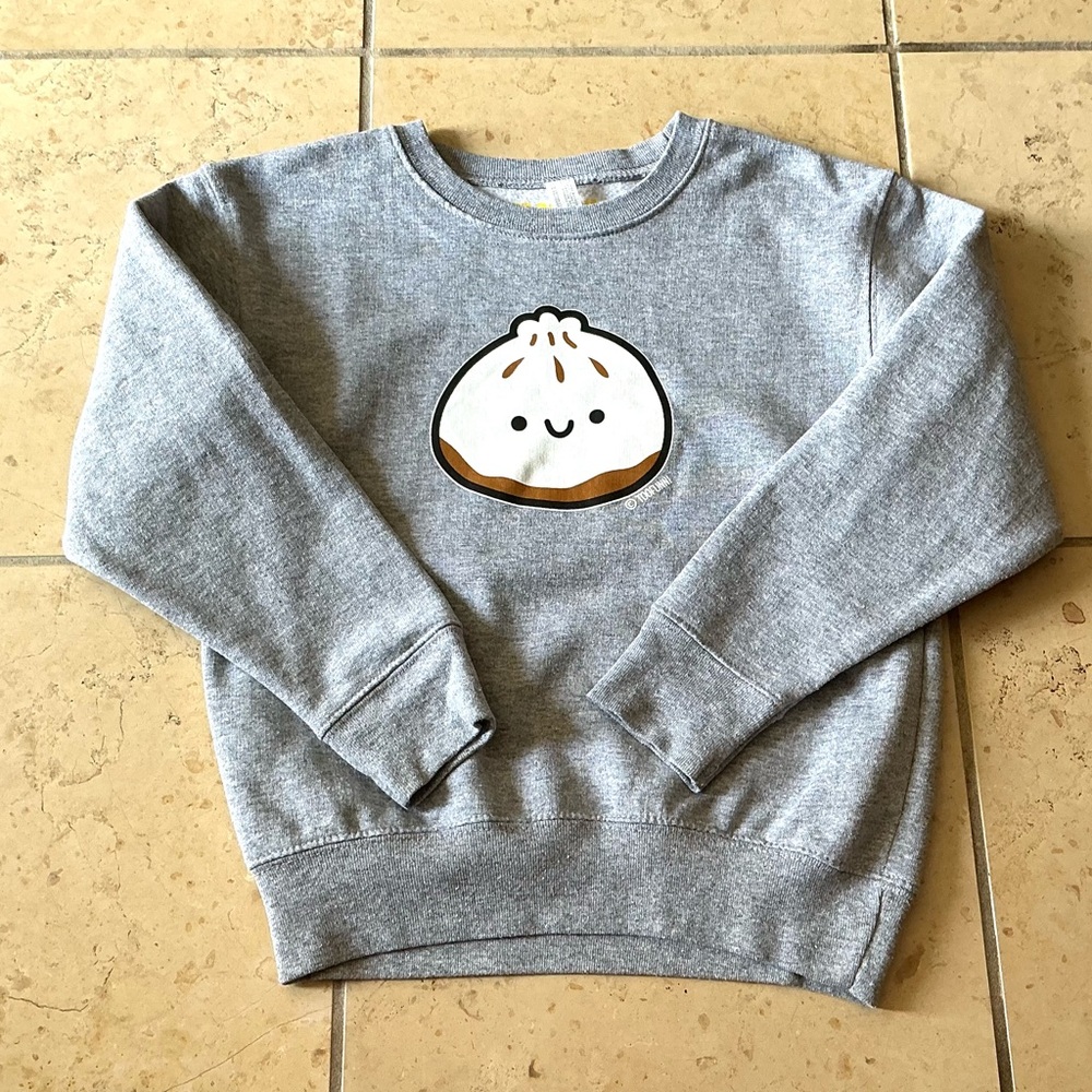 Toofunni Canada made Gray Sweatshirt with Cute Dumpling Design Size 7 youth